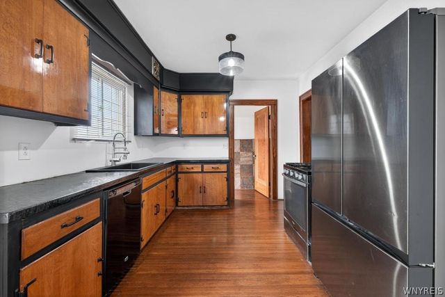 121 Ridgewood Road, Buffalo, NY 14220