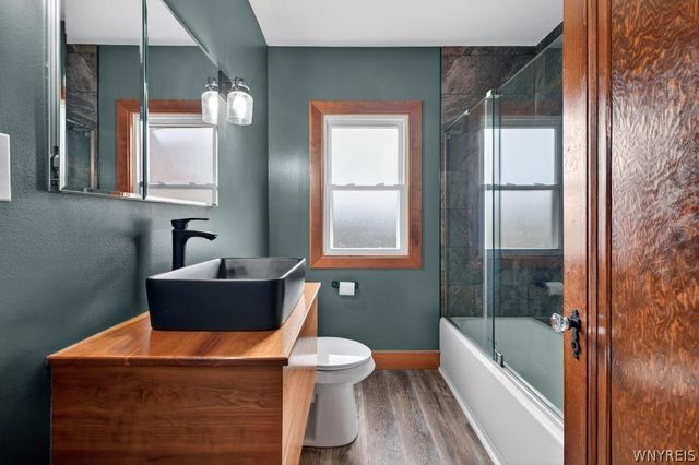 121 Ridgewood Road, Buffalo, NY 14220