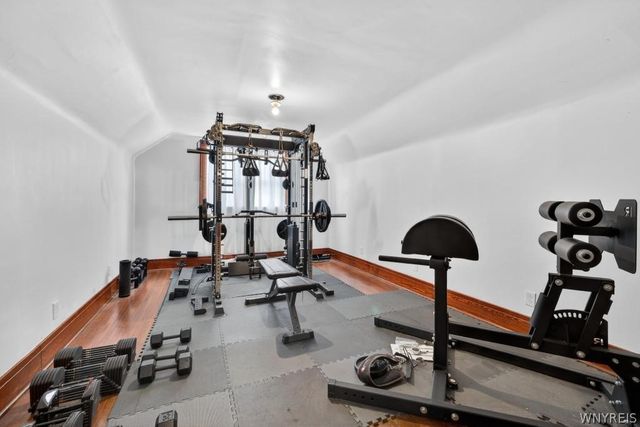 121 Ridgewood Road, Buffalo, NY 14220