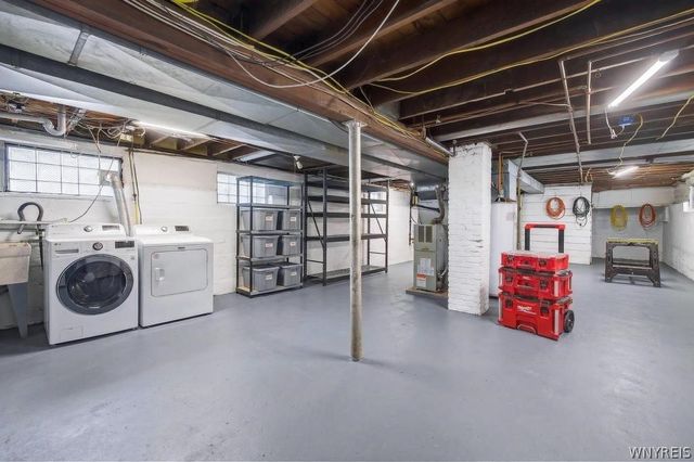 121 Ridgewood Road, Buffalo, NY 14220