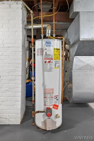 121 Ridgewood Road, Buffalo, NY 14220