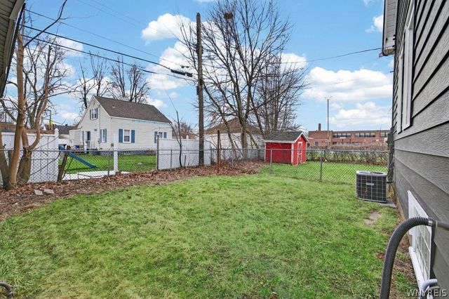 121 Ridgewood Road, Buffalo, NY 14220