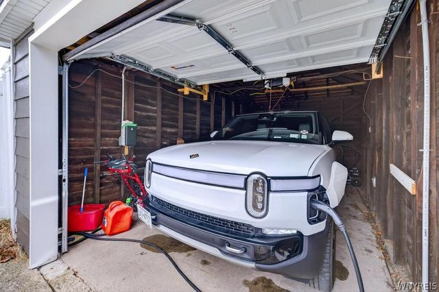 121 Ridgewood Road, Buffalo, NY 14220