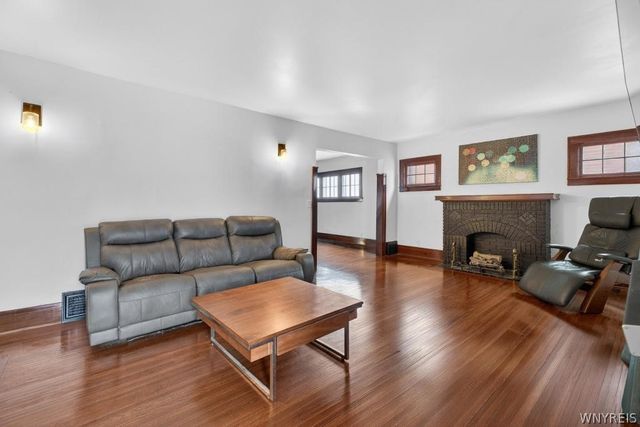 121 Ridgewood Road, Buffalo, NY 14220