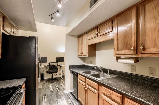 402 Post Creek Rd, Nashville, TN 37221