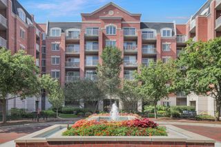 4833 N Olcott Avenue 201, Harwood Heights, IL 60706