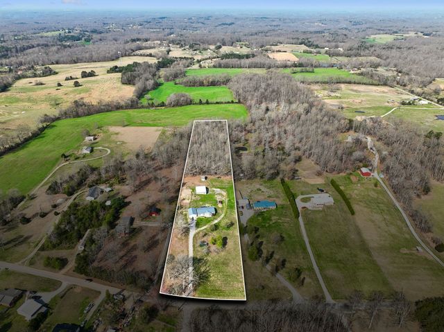 555 Wesley Chapel Rd, Sparta, TN 38583