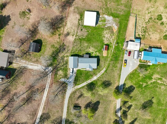 555 Wesley Chapel Rd, Sparta, TN 38583