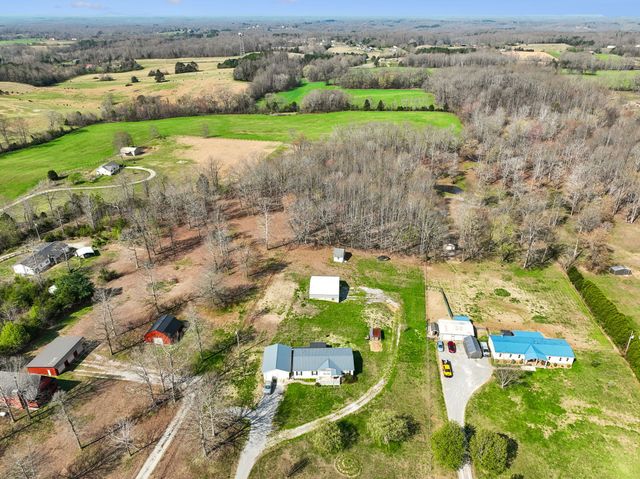 555 Wesley Chapel Rd, Sparta, TN 38583