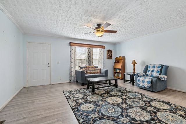 555 Wesley Chapel Rd, Sparta, TN 38583