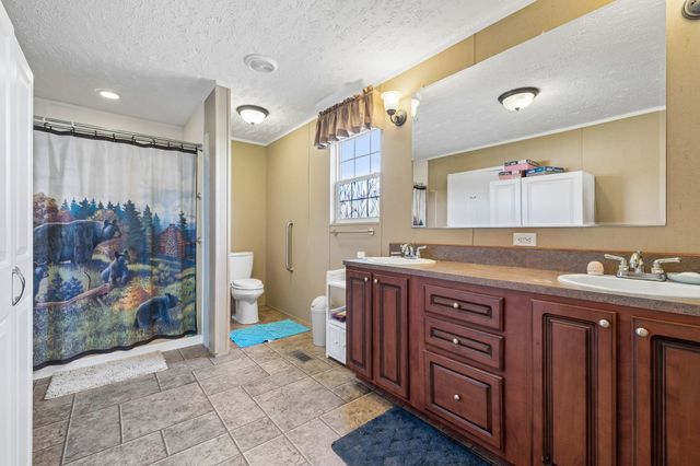 555 Wesley Chapel Rd, Sparta, TN 38583