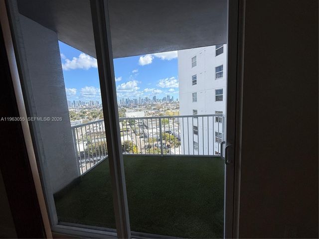 1 Glen Royal Pkwy 1210, Miami, FL 33125