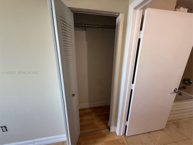 1 Glen Royal Pkwy 1210, Miami, FL 33125