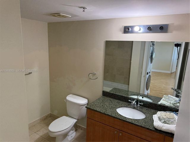 1 Glen Royal Pkwy 1210, Miami, FL 33125