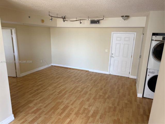 1 Glen Royal Pkwy 1210, Miami, FL 33125