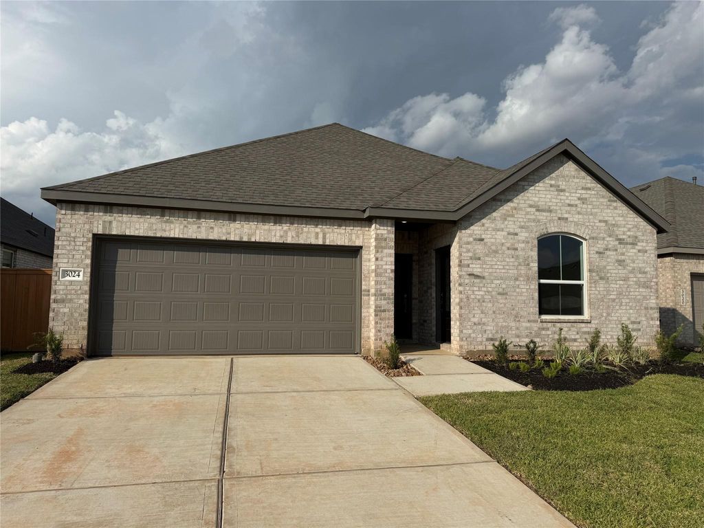 Image 1 of property listing at 3021 Waterwood Pass Drive, Katy, TX 77493