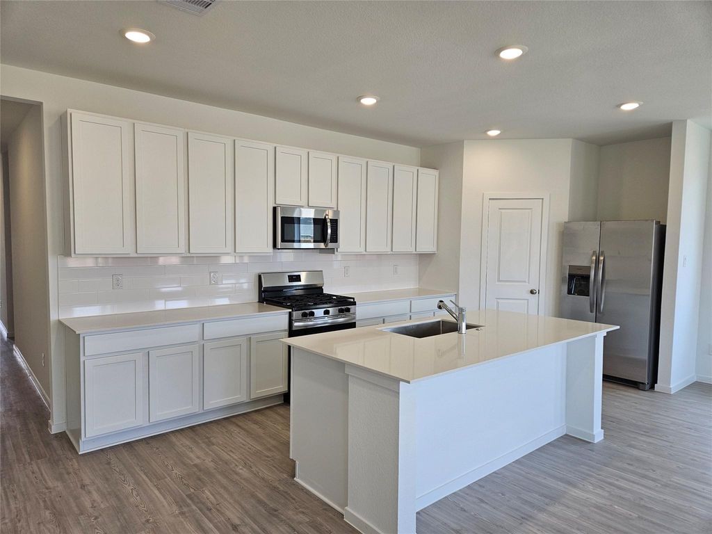 Image 3 of property listing at 3021 Waterwood Pass Drive, Katy, TX 77493