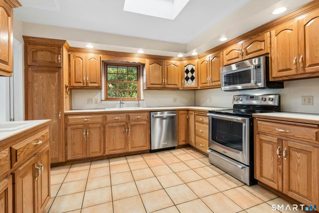 55 Cedar Drive, Danbury, CT 06811