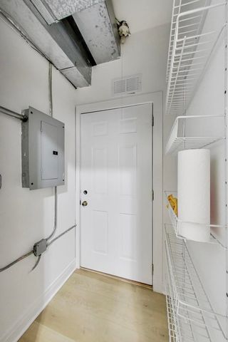 2114 W Byron Street 1, Chicago, IL 60618