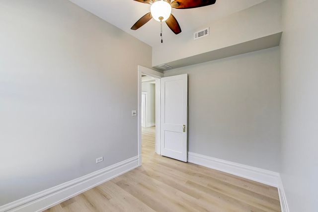 2114 W Byron Street 1, Chicago, IL 60618