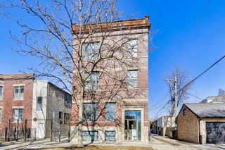 2114 W Byron Street 1, Chicago, IL 60618