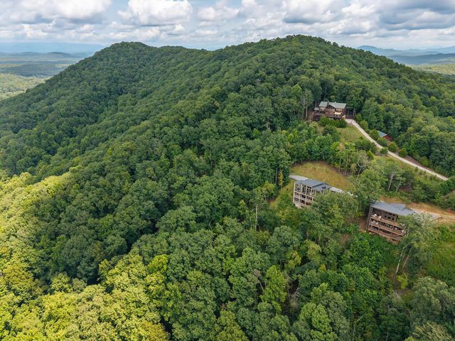 32 Raven Ridge, Mineral Bluff, GA 30559