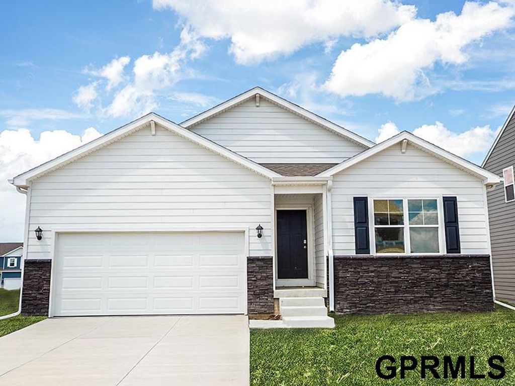 6714 Wren Circle, Papillion, NE 68133