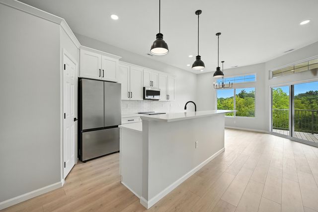 2316 Paragon Mill Drive, 303, Burlington, KY 41005