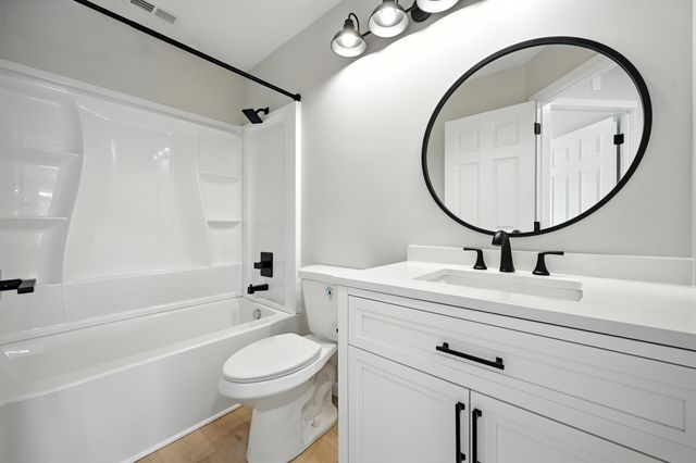 2316 Paragon Mill Drive, 303, Burlington, KY 41005