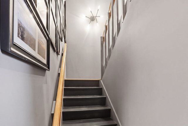 51 Pettee St 47, Newton, MA 02464