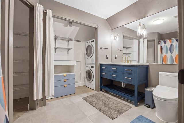 51 Pettee St 47, Newton, MA 02464