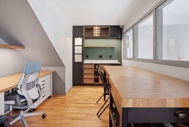 51 Pettee St 47, Newton, MA 02464