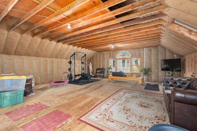 9 Mountainville Road, Danbury, CT 06810