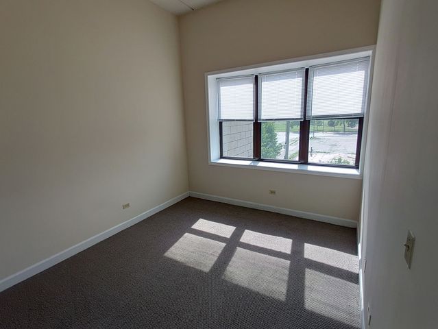4752 S Wabash Avenue 301, Chicago, IL 60615