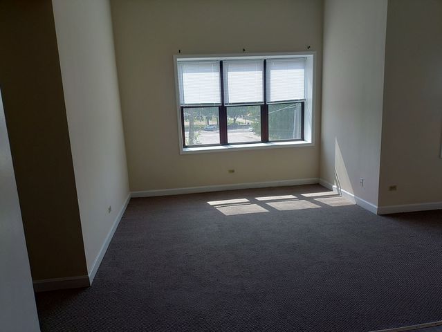 4752 S Wabash Avenue 301, Chicago, IL 60615