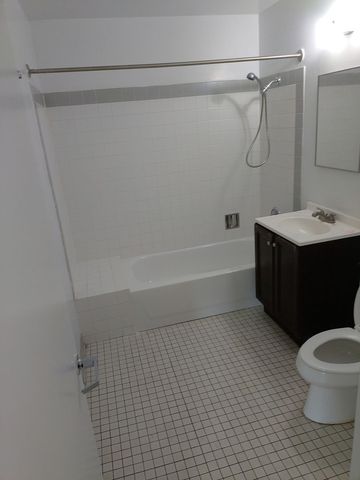4752 S Wabash Avenue 301, Chicago, IL 60615