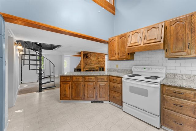 313 E Water St, Rockland, MA 02370