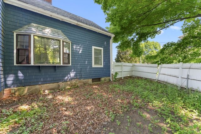 313 E Water St, Rockland, MA 02370