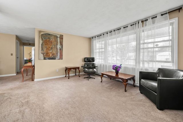 6 Antrim Rd, Peabody, MA 01960