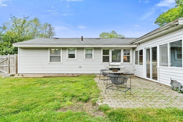 6 Antrim Rd, Peabody, MA 01960