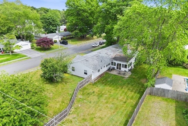 6 Antrim Rd, Peabody, MA 01960