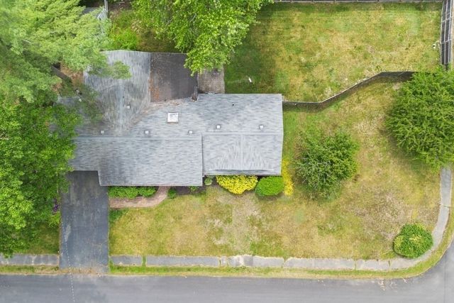 6 Antrim Rd, Peabody, MA 01960