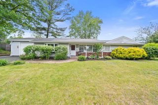 6 Antrim Rd, Peabody, MA 01960