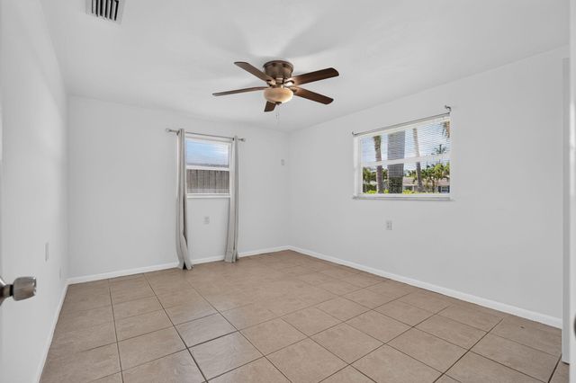 101 E Beverly Road E, Jupiter, FL 33469