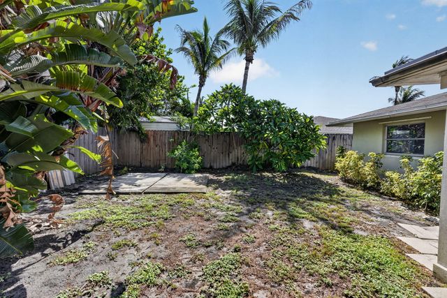 101 E Beverly Road E, Jupiter, FL 33469