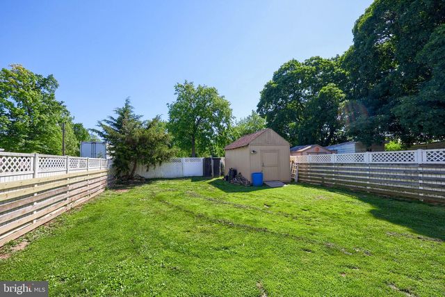 153 S WOLF ST, Manheim, PA 17545