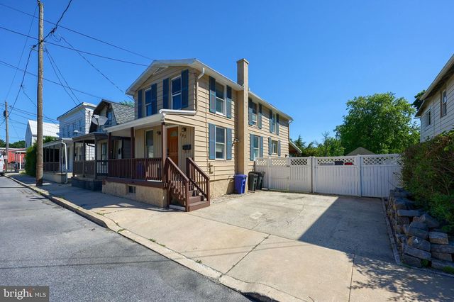 153 S WOLF ST, Manheim, PA 17545