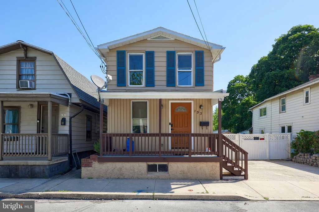 153 S WOLF ST, Manheim, PA 17545