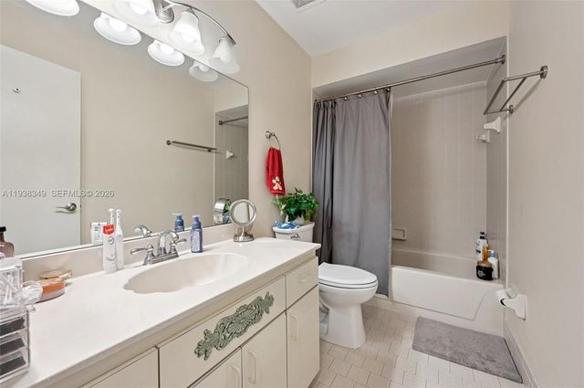 3373 Deer Creek Lake Shore Dr, Deerfield Beach, FL 33442