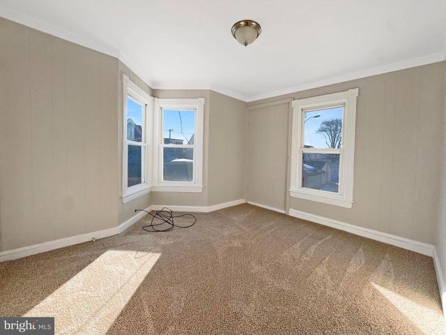 19 E MCNEAL ST, Millville, NJ 08332